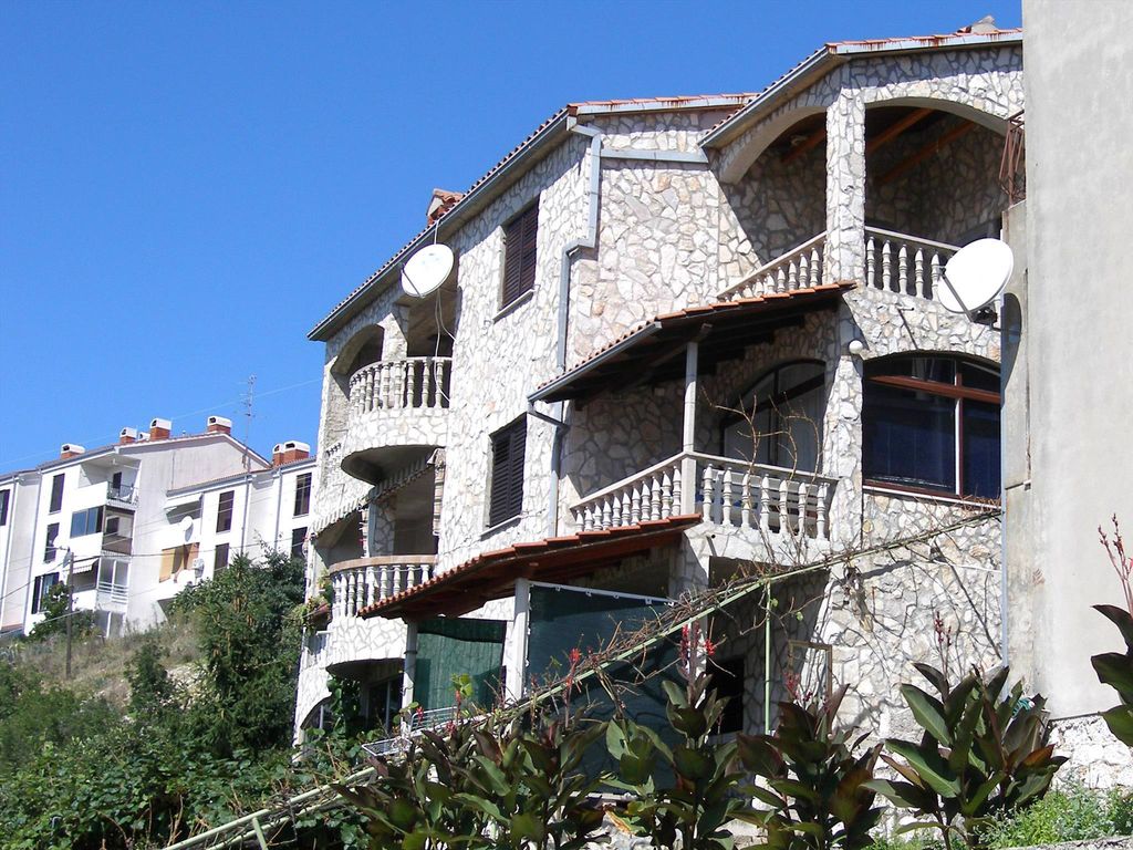 Ferienwohnung mit Balkon und Blick aufs Meer
