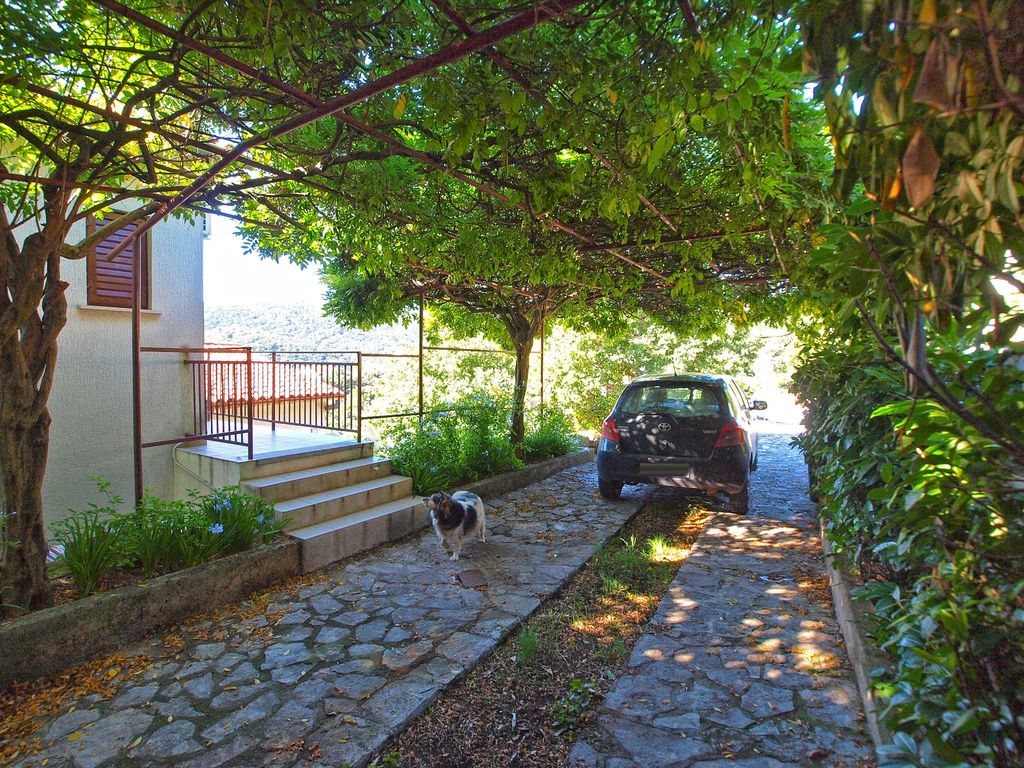 Ferienwohnung mit Terrasse und Meerblick