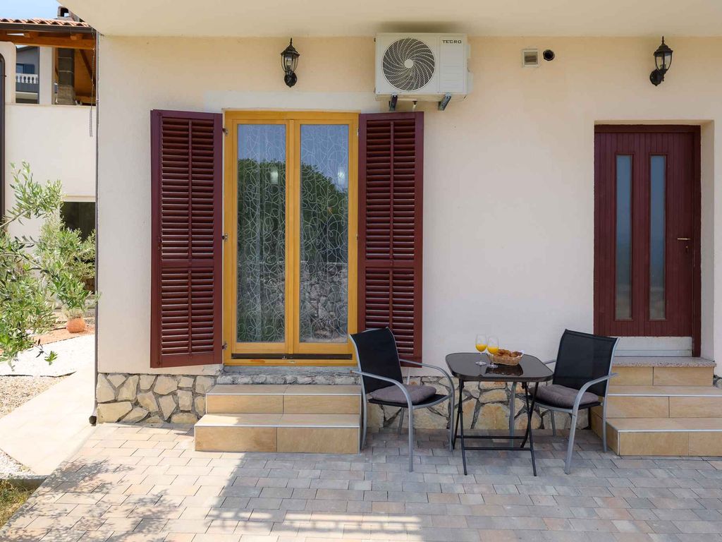 Studio mit Außenpool, Sauna und Whirlpool