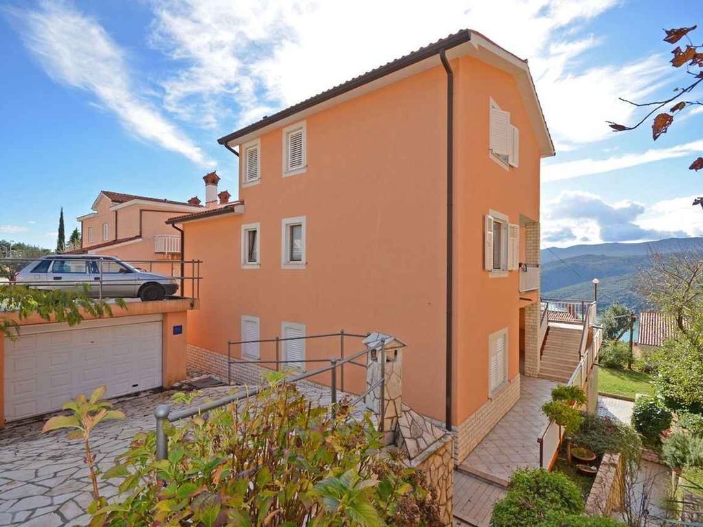 Ferienwohnung mit Terrasse und Meerblick
