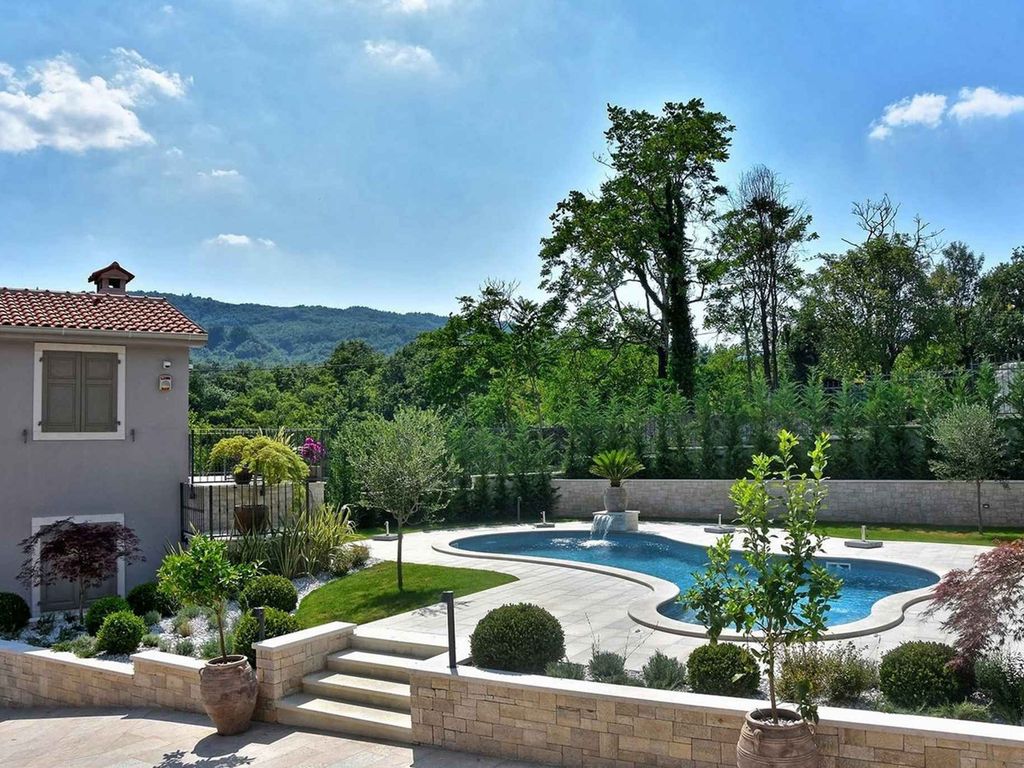 Villa mit Swimmingpool und Sauna
