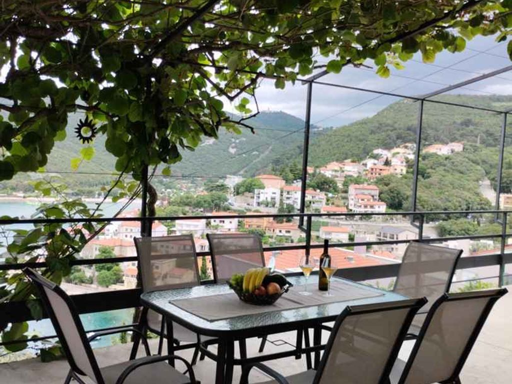 Ferienwohnung mit Terrasse und Klimaanlage