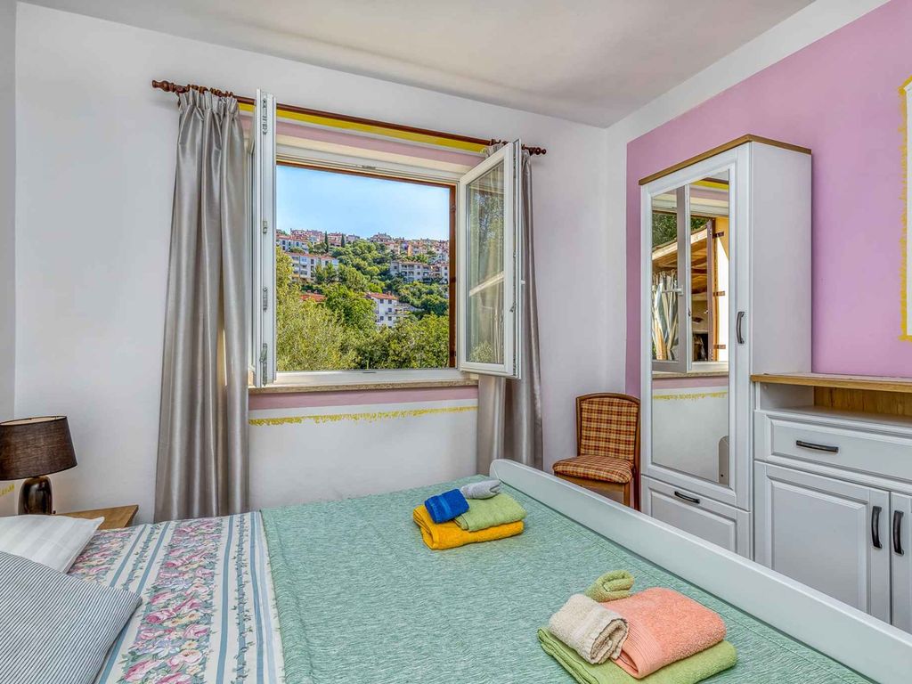 Apartment für 4 Personen, zwei Schlafzimmer, Terrasse, Gartenblick, A/C