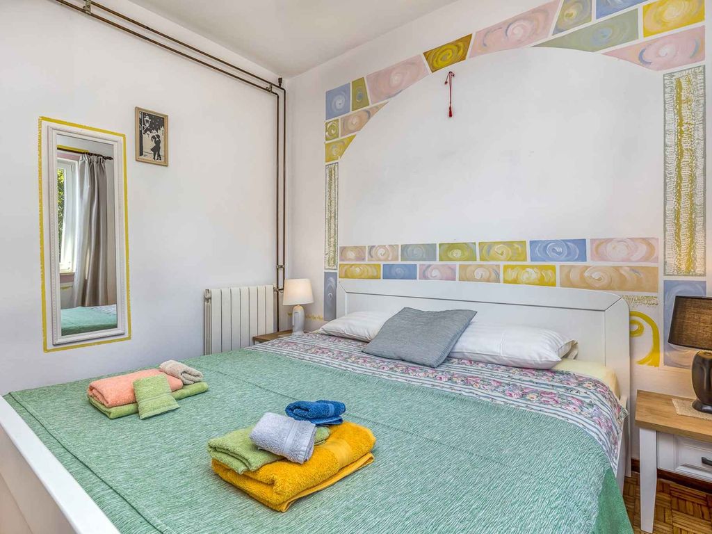 Apartment für 4 Personen, zwei Schlafzimmer, Terrasse, Gartenblick, A/C