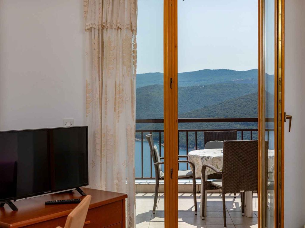 Komfortables Apartment mit zwei Schlafzimmern für bis zu 5 Personen in Rabac