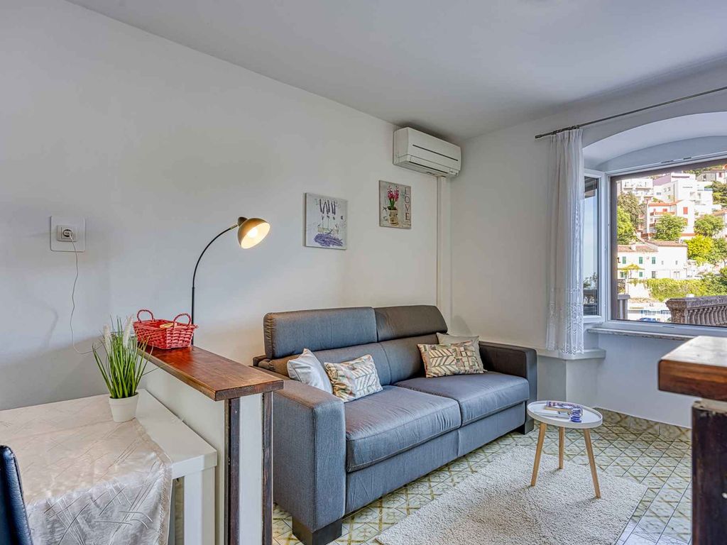 Gemütliche Ferienwohnung nur 20 m vom Meer entfernt, mit WiFi und Parkplatz