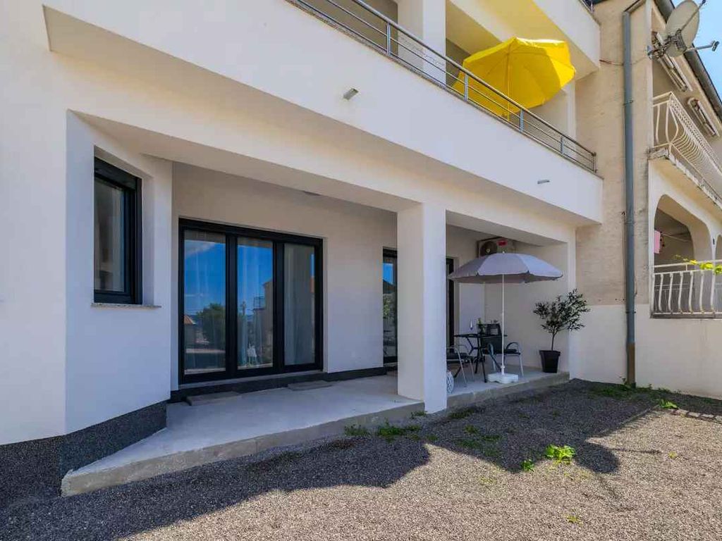 Ferienwohnung mit Klimaanlage und Waschmaschine