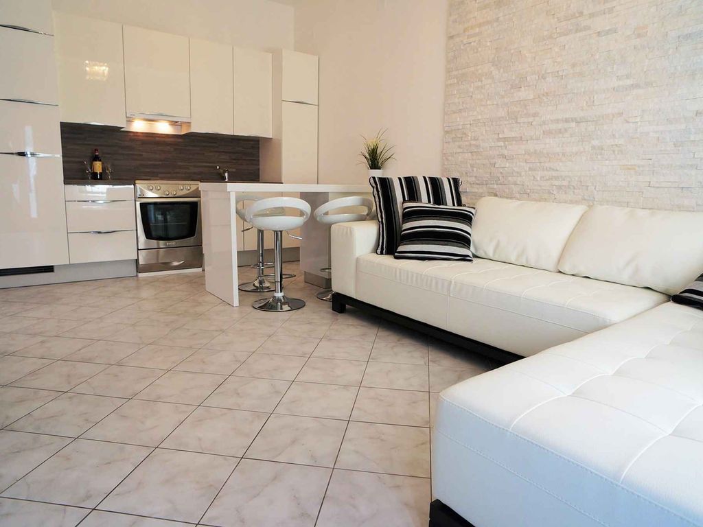 Ferienwohnung mit Balkon und Parkplatz