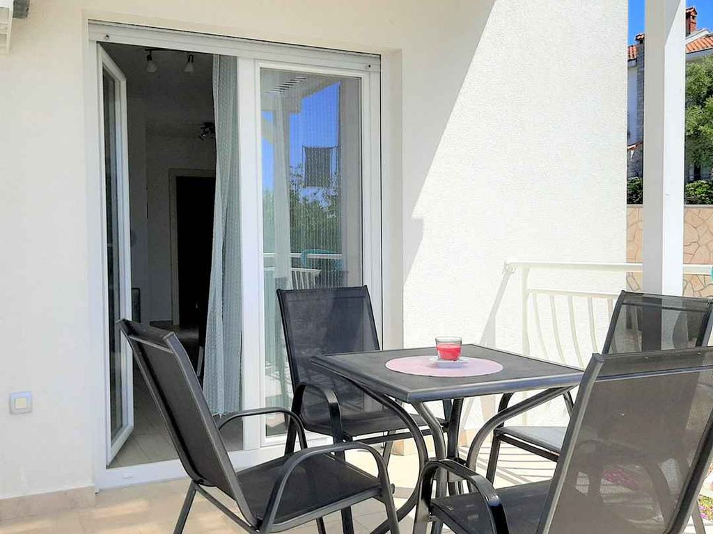 Ferienwohnung mit Swimmingpool in Strandnähe