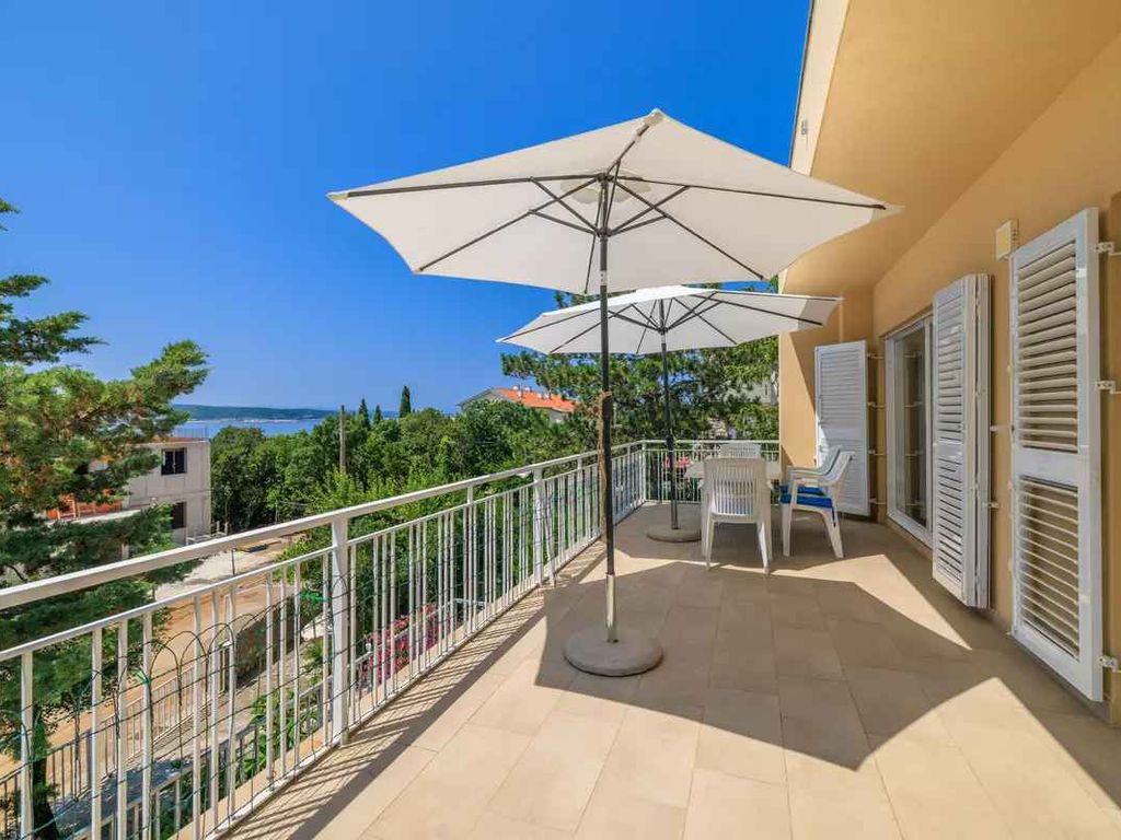 Ferienwohnung mit Klimaanlage und Balkon
