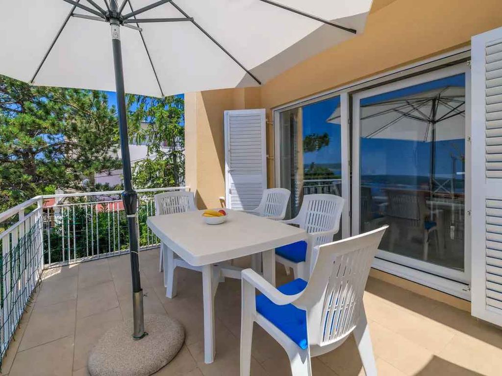 Ferienwohnung mit Klimaanlage und Balkon