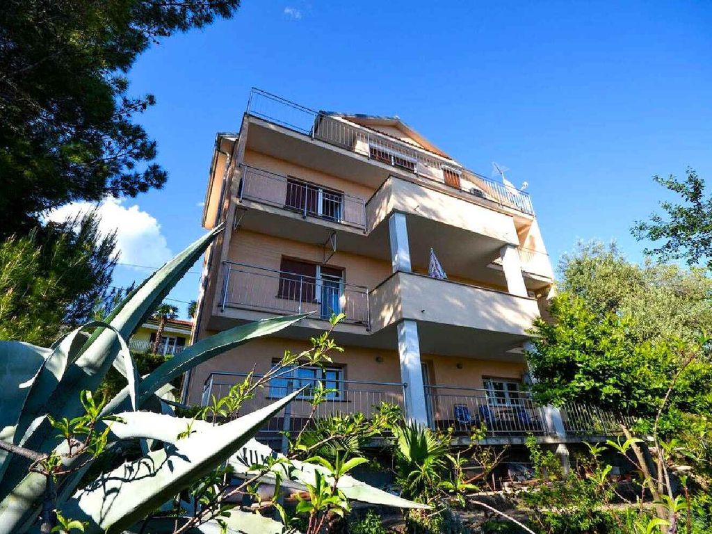 Ferienwohnung mit Terrasse und Meerblick