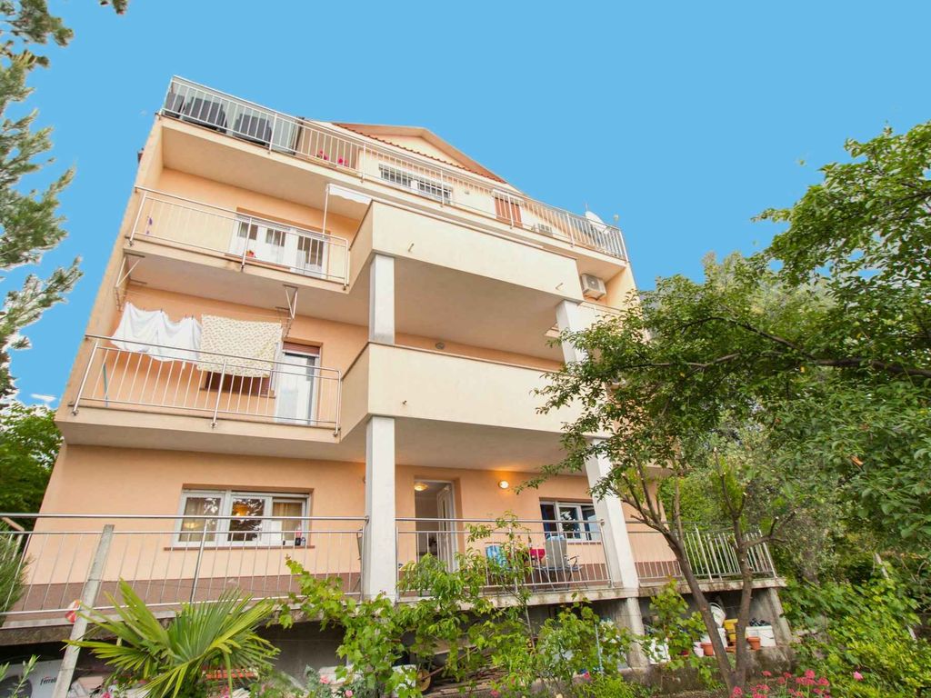 Ferienwohnung mit Terrasse und Meerblick