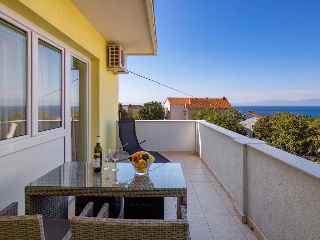 Ferienwohnung mit Balkon und Meerblick