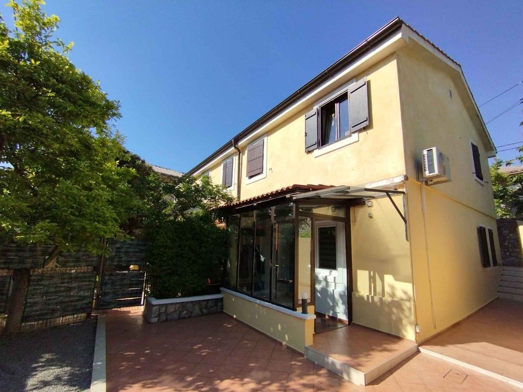 Ferienwohnung mit Terrasse und Grill