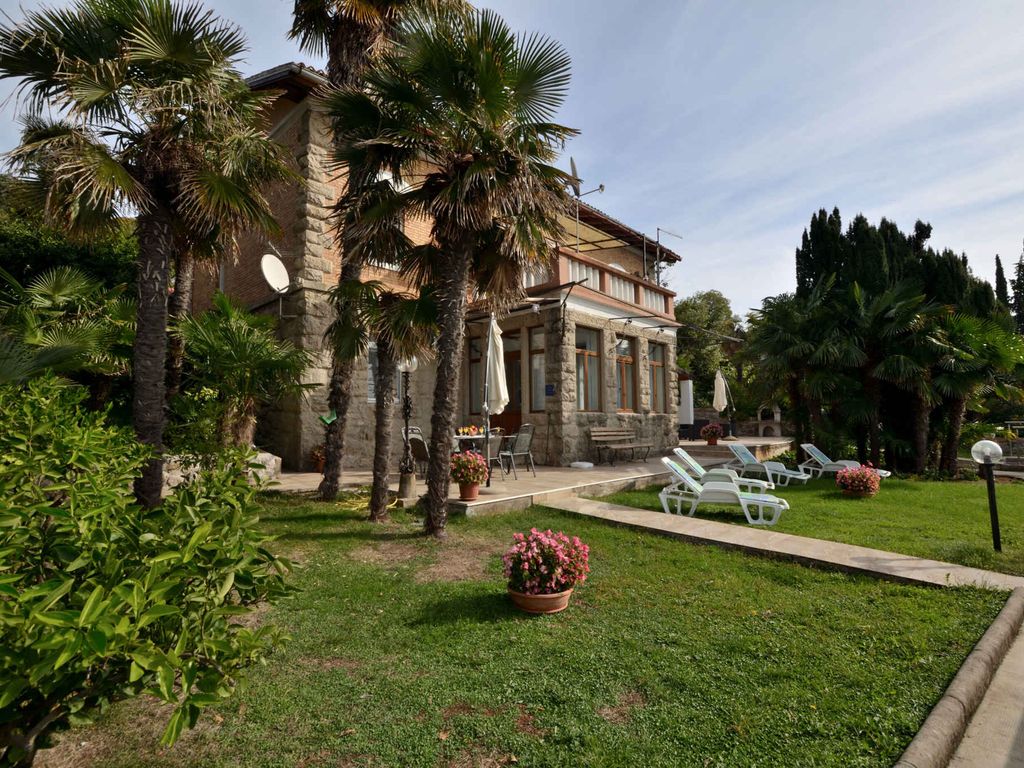 Ferienwohnung mit Terrasse und Grill, am Meer