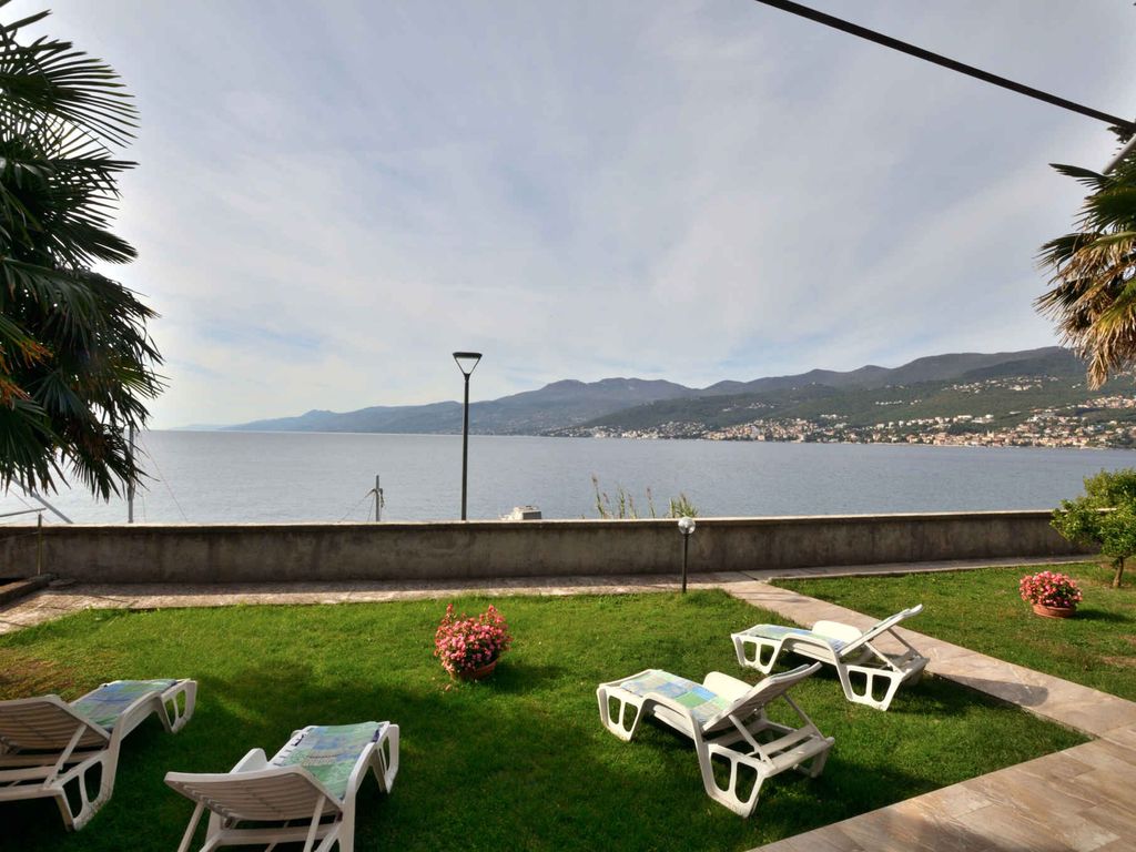 Ferienwohnung mit Terrasse und Grill, am Meer