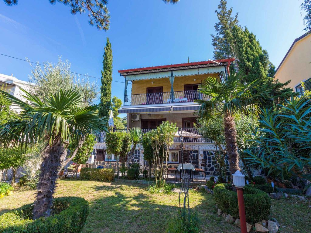 Ferienwohnung mit Balkon und Grill