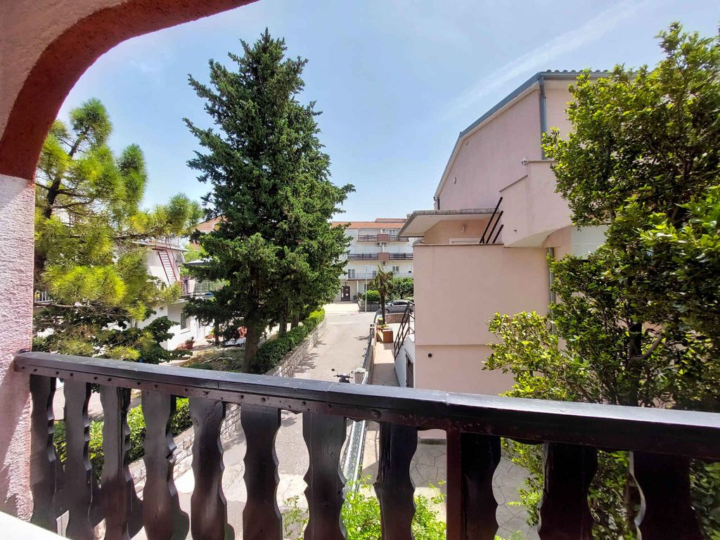 Ferienwohnung mit Balkon und Grill