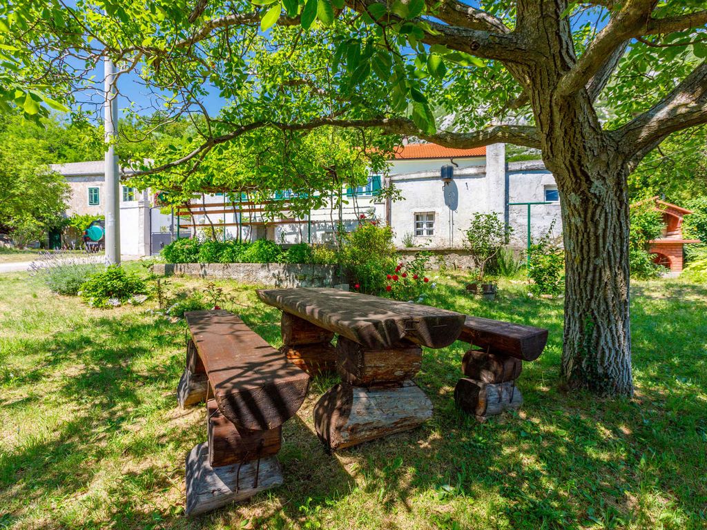 Ferienhaus mit Pool und Grill