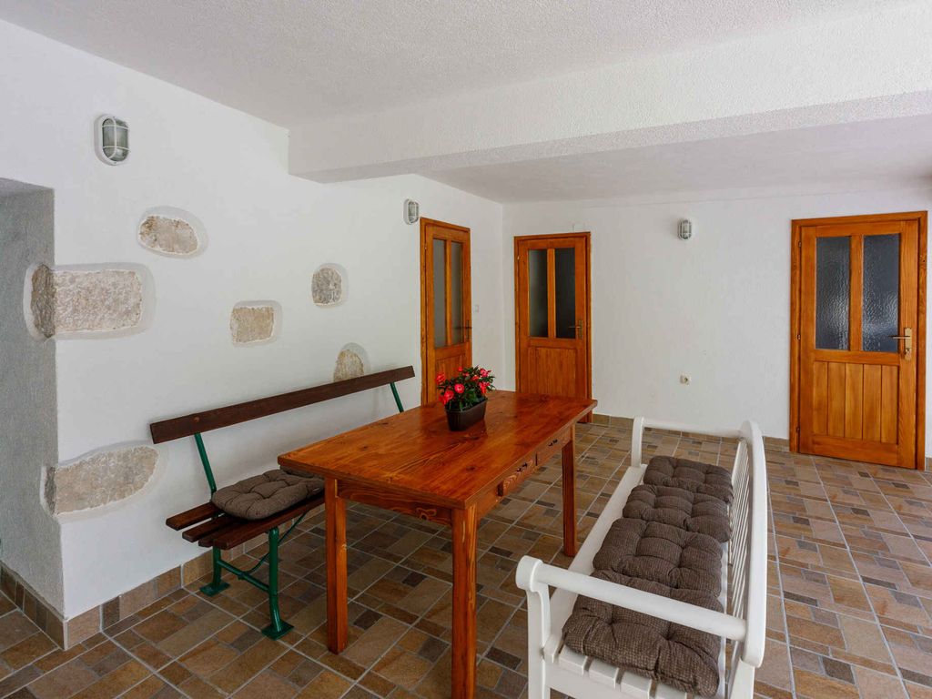 Ferienhaus mit Pool und Grill