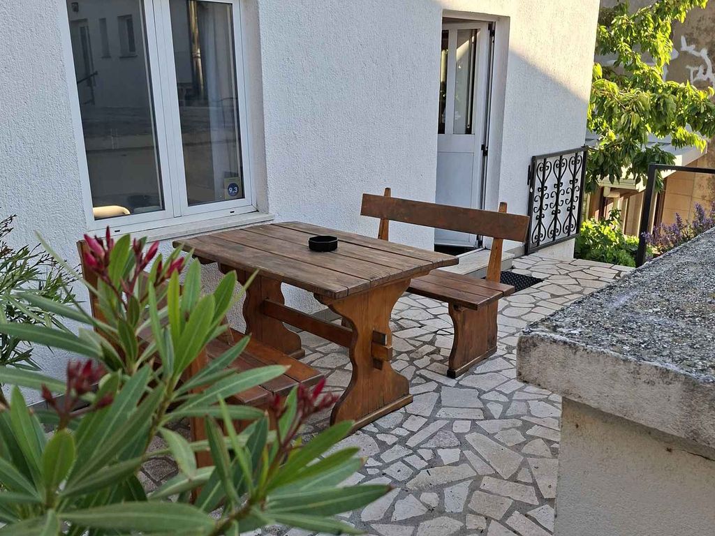 Ferienhaus mit Terrasse, Grill und Internet
