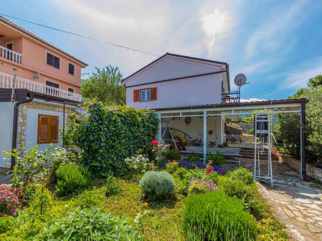 Studio mit Klimaanlage und Grill