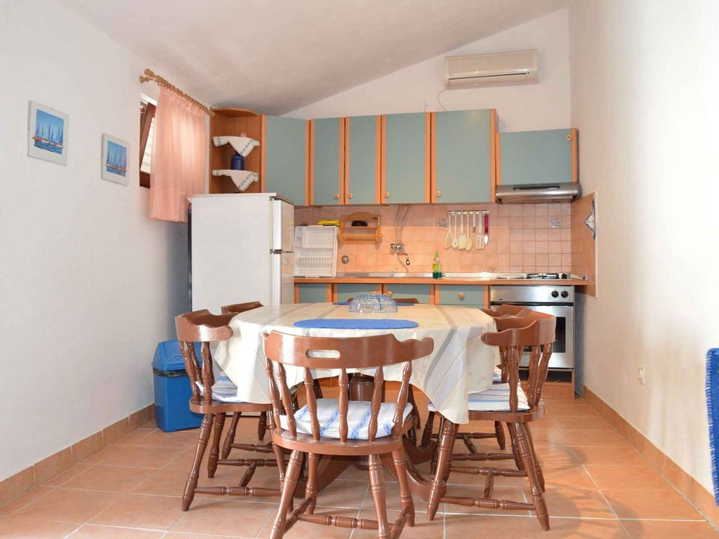 Apartment mit zwei Schlafzimmern und Balkon in Starigrad