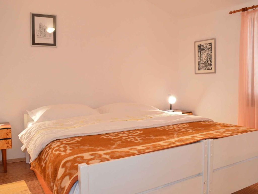 Apartment mit zwei Schlafzimmern und Balkon in Starigrad