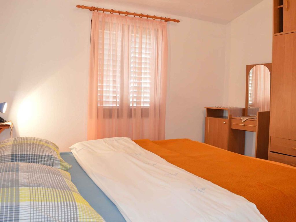 Apartment mit zwei Schlafzimmern und Balkon in Starigrad