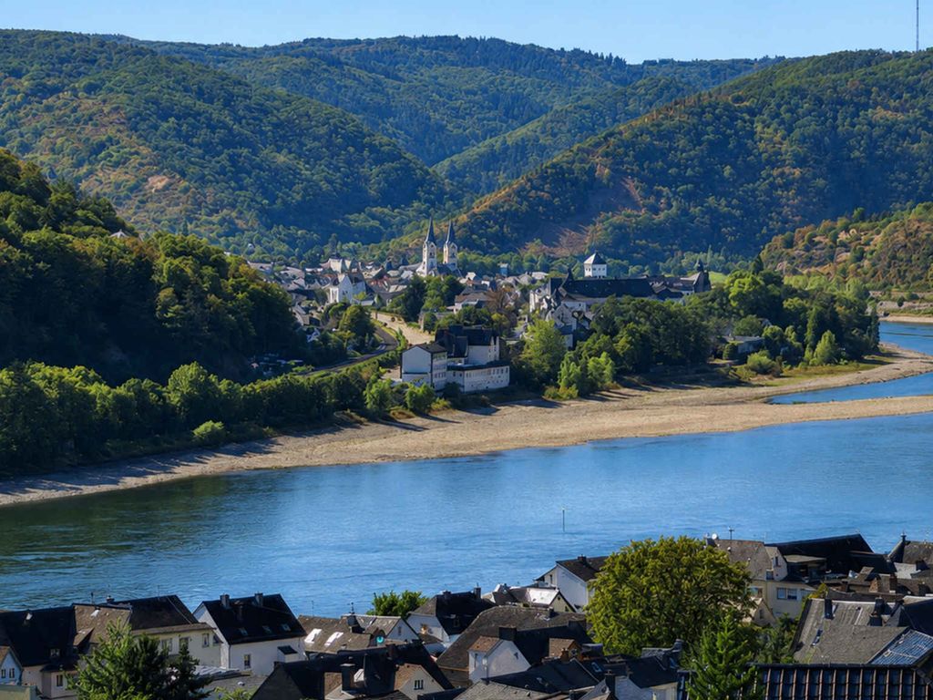Ferienwohnung für Gruppenunterkunft am Mittelrhein bis 16 Gäste mit Rheinblick und Sauna