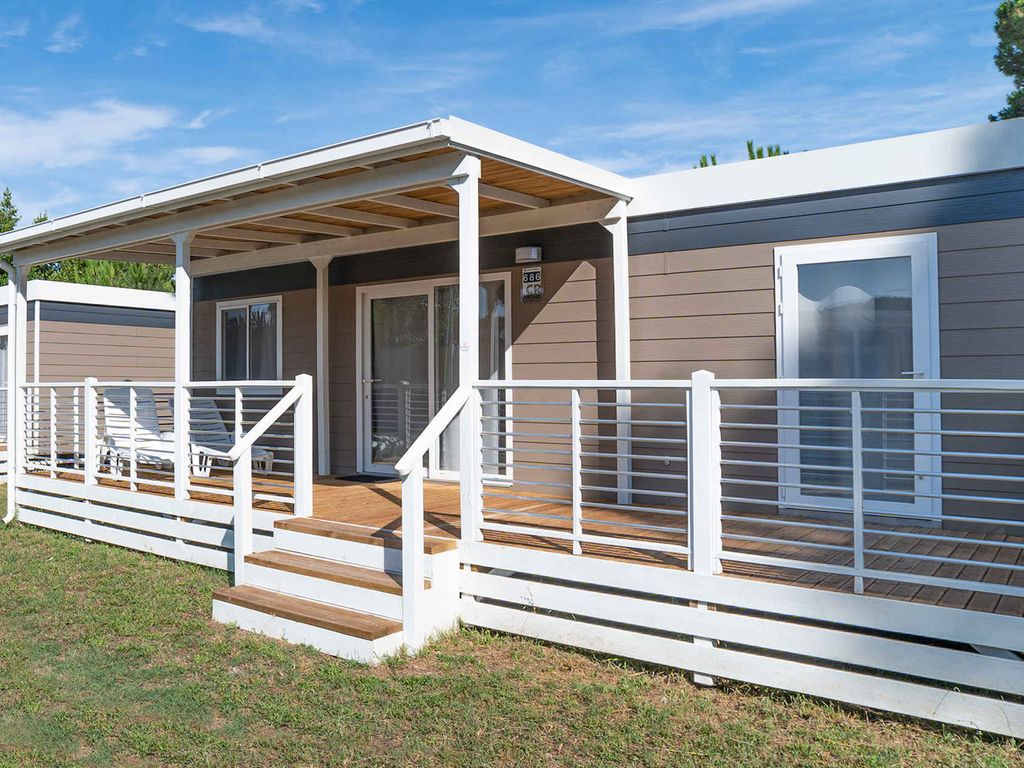 Mobilehome mit Pool und Restaurant