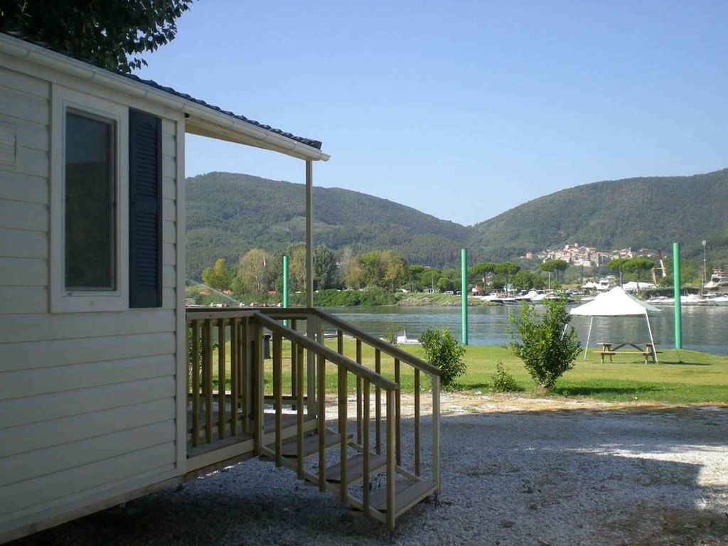 Mobilehome mit Klimaanlage und Terrasse