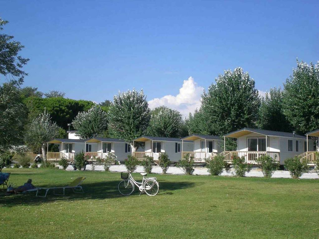 Mobilehome mit Klimaanlage und Terrasse