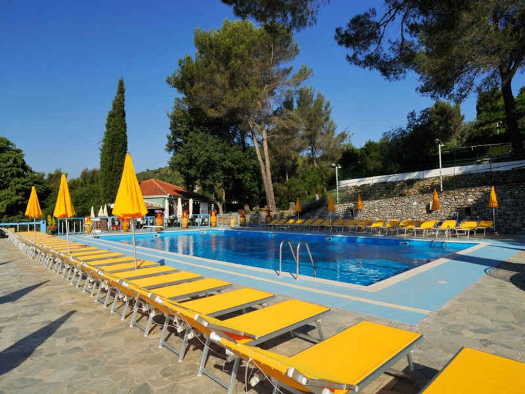 Bungalow mit Pool