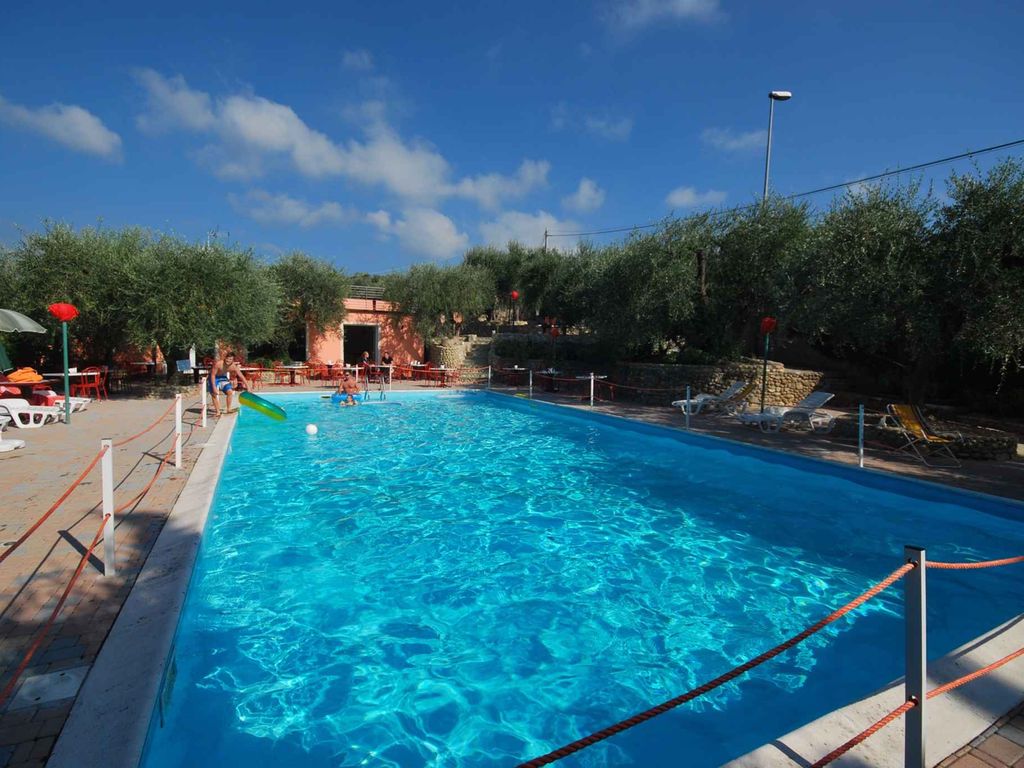 Studio mit Garten , Pool und Fitnessraum