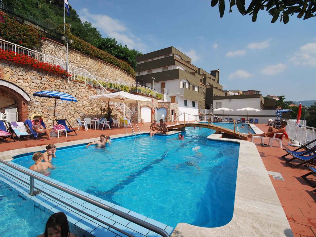 Ferienwohnung mit Pool und Klimaanlage