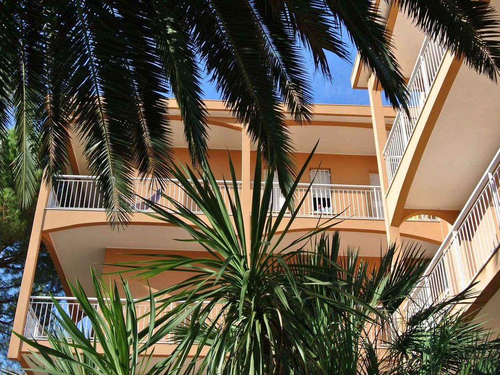 Ferienwohnung mit Klimaanlage und Pool