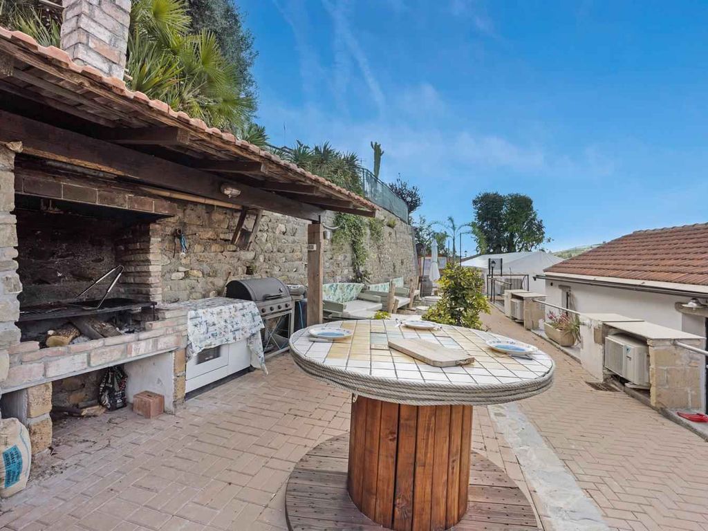 Ferienhaus mit Garten und Parkplatz