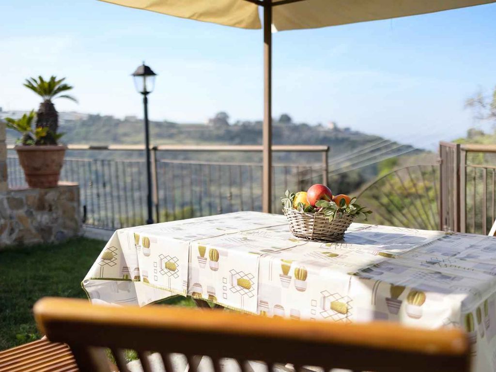 Studio mit Terrasse und Pool