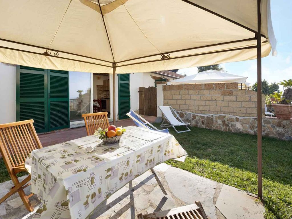 Studio mit Terrasse und Pool