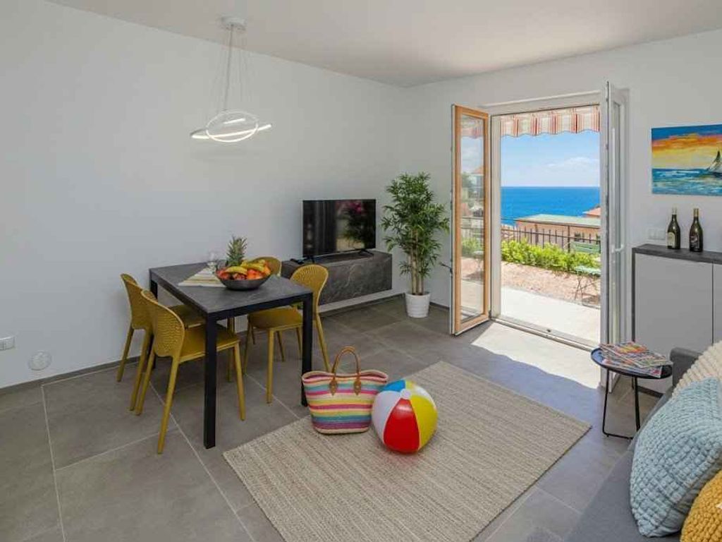 Ferienwohnung mit Klimaanlage und Balkon