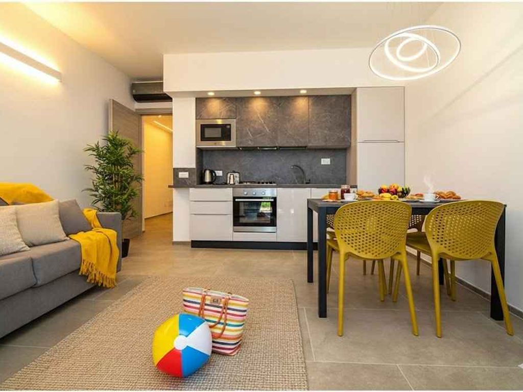 Ferienwohnung mit Klimaanlage und Balkon