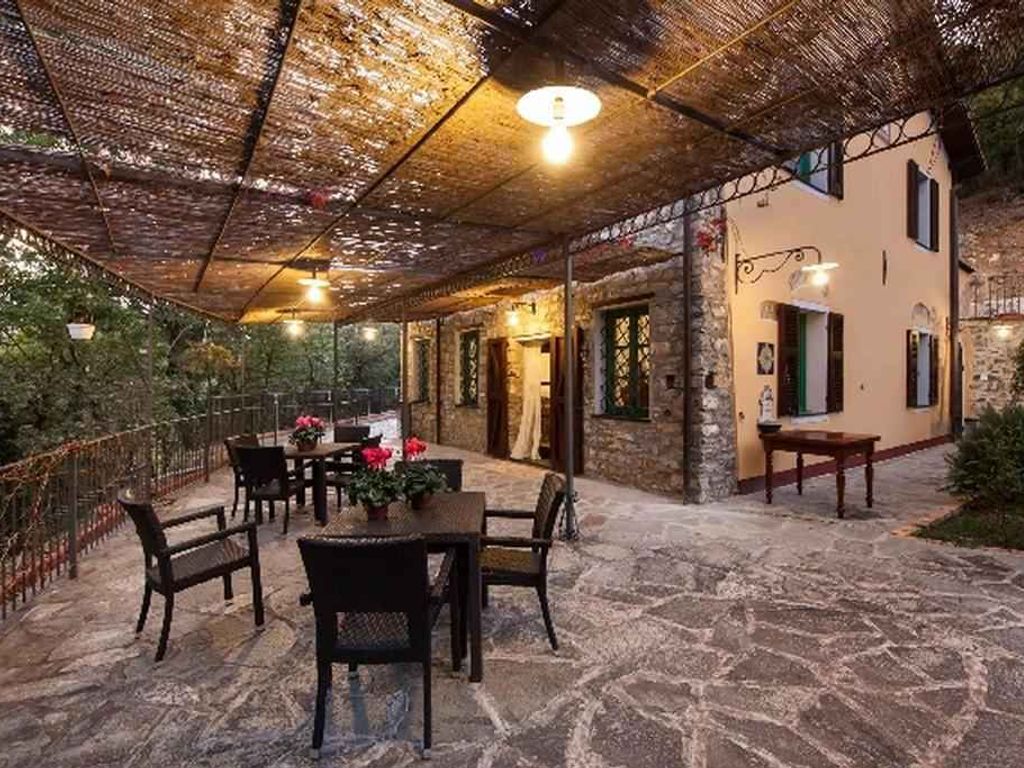 Ferienhaus mit Klimaanlage, Garten und Pool