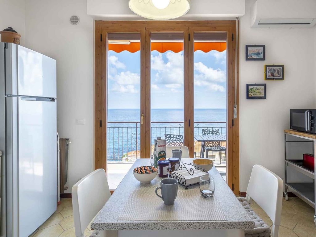 Ferienwohnung mit Klimaanlage und Balkon mit Meerblick