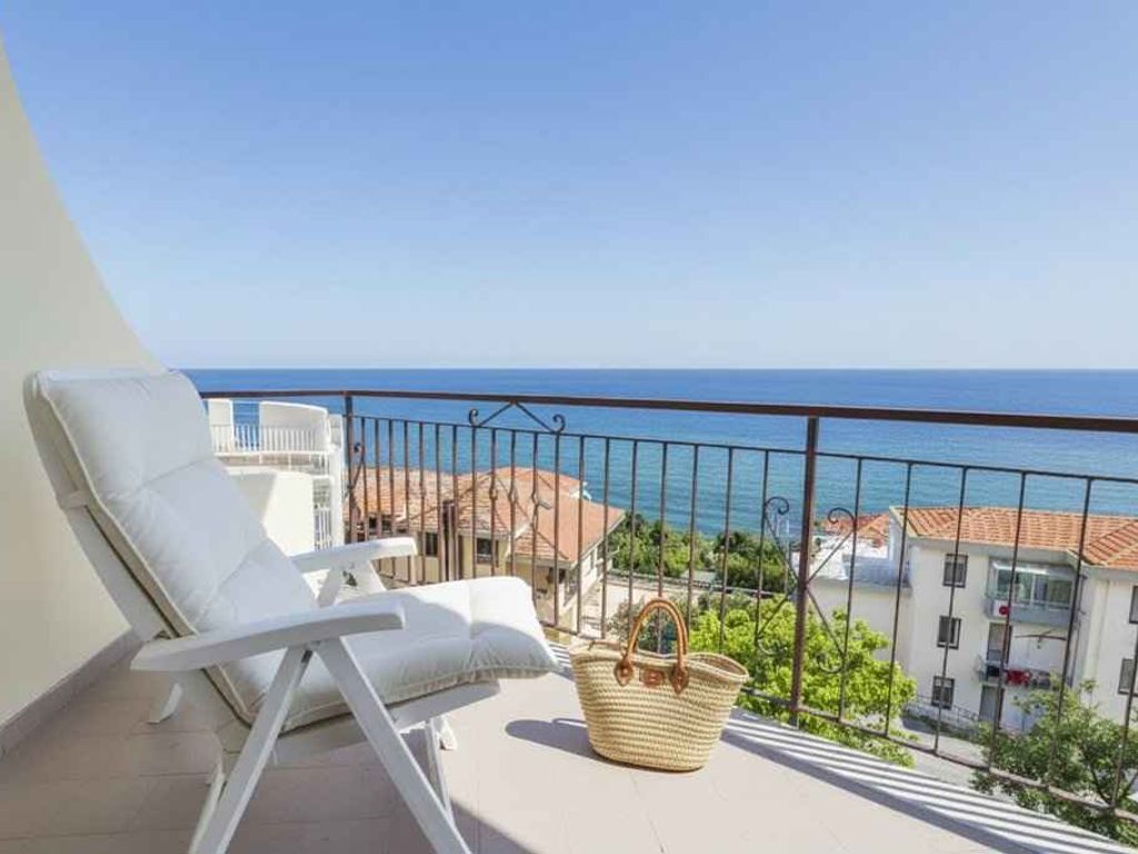 Ferienwohnung mit Klimaanlage und Balkon mit Meerblick