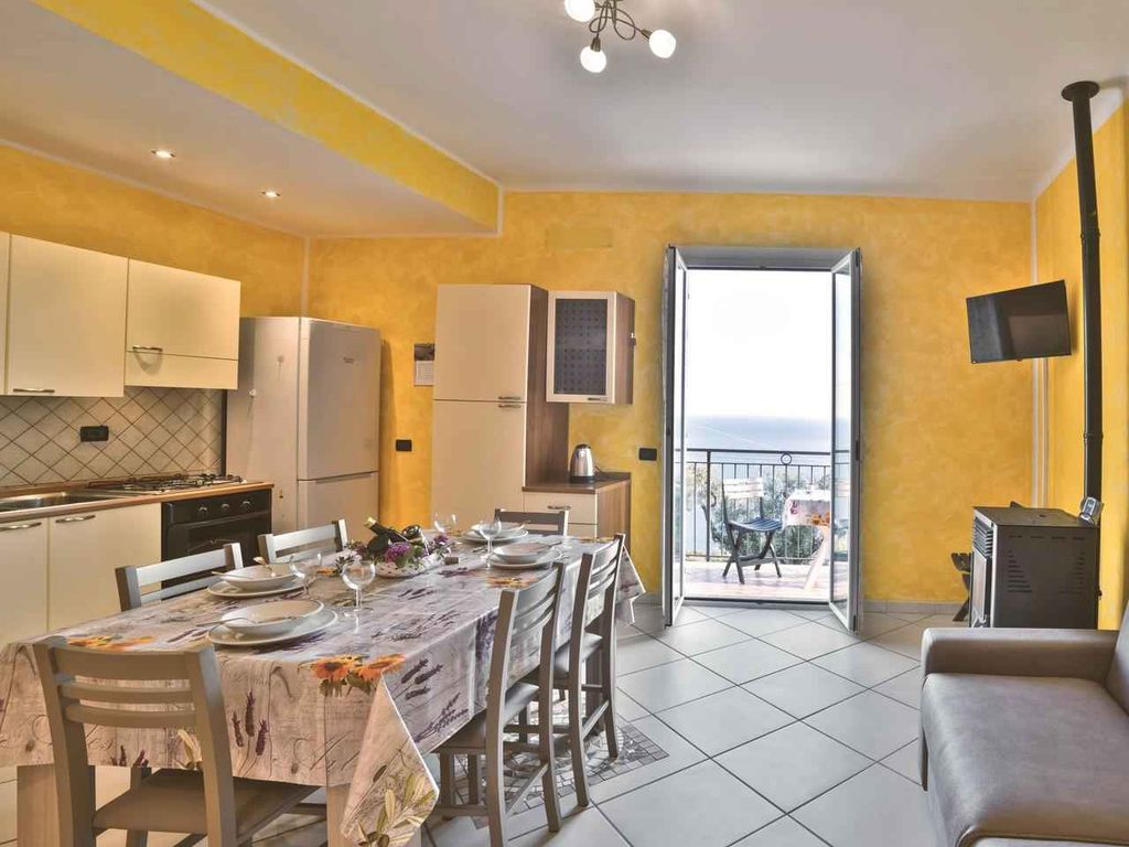 Ferienwohnung mit Klimaanlage und Balkon mit Meerblick
