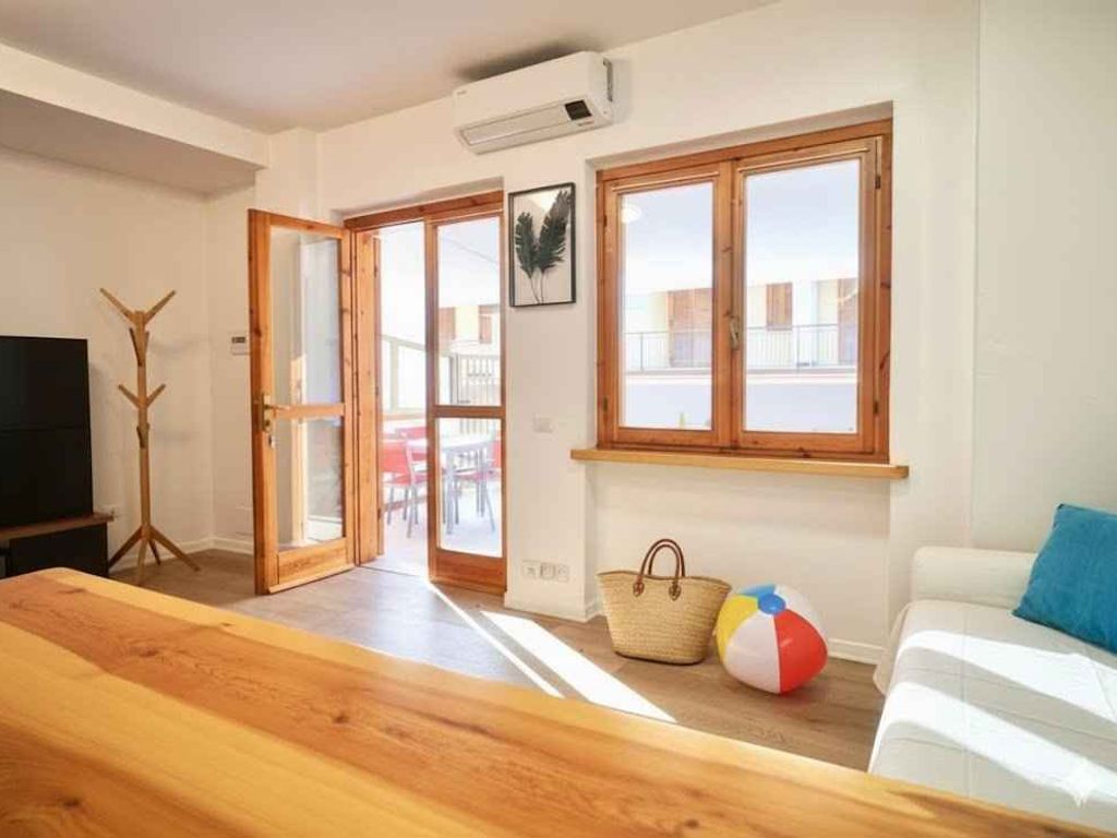 Ferienwohnung mit Klimaanlage, Terrasse und Pool