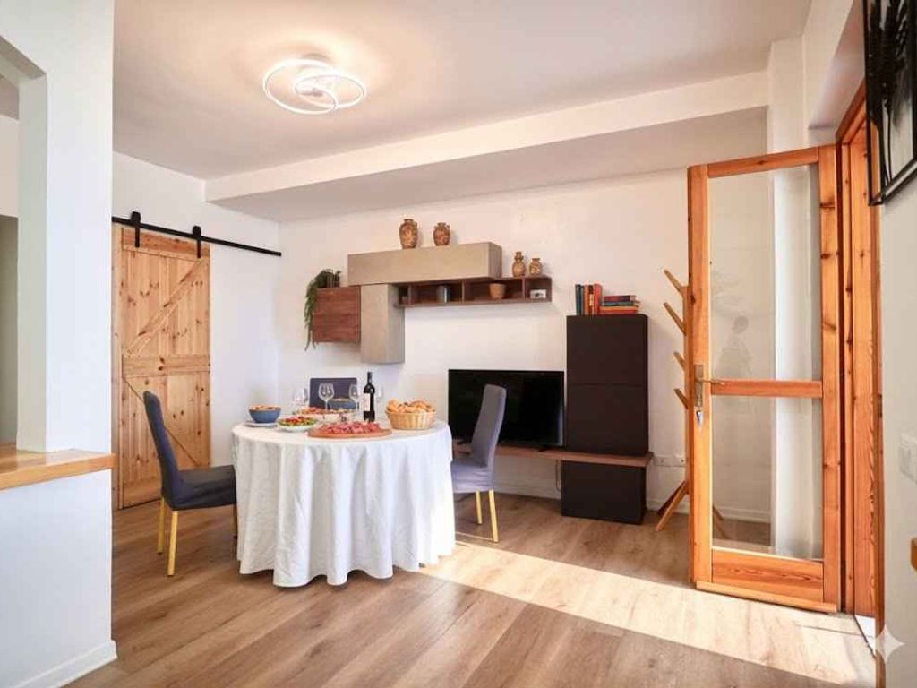 Ferienwohnung mit Klimaanlage, Terrasse und Pool