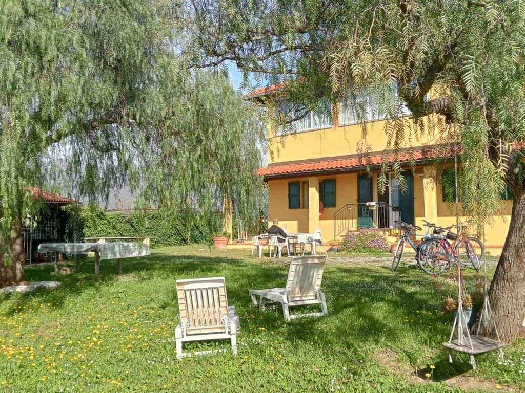 Ferienwohnung mit Klimaanlage und Garten